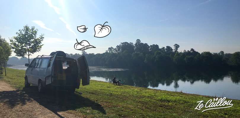 Spot pour dormir avec son van au Portugal au bord de la rivière de Prado