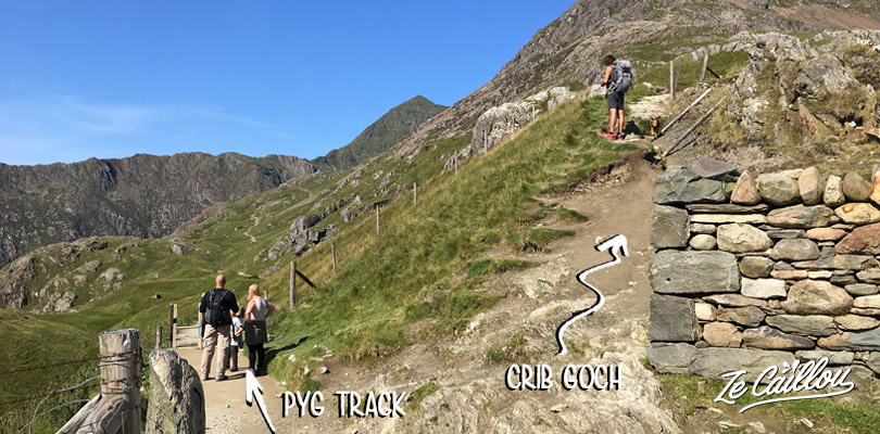 Prendre à droite sur le chemin Pyg track pour récupérer le sentier Crib Goch pour monter au mont Snowdon