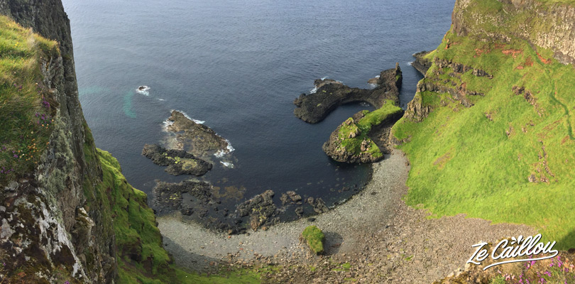 Perchés au bord des falaises d'Irlande, des paysages à couper le souffle