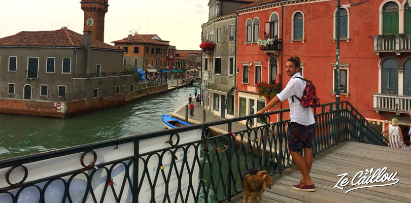 Visiter Venise et ses îles, comme Murano et Burano en vaporetto.