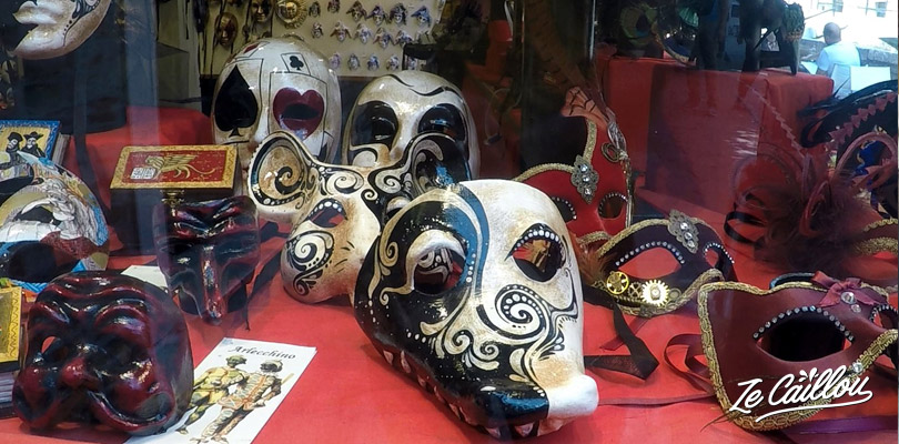 Buy a venitian mask during your trip in Venice in Italy.