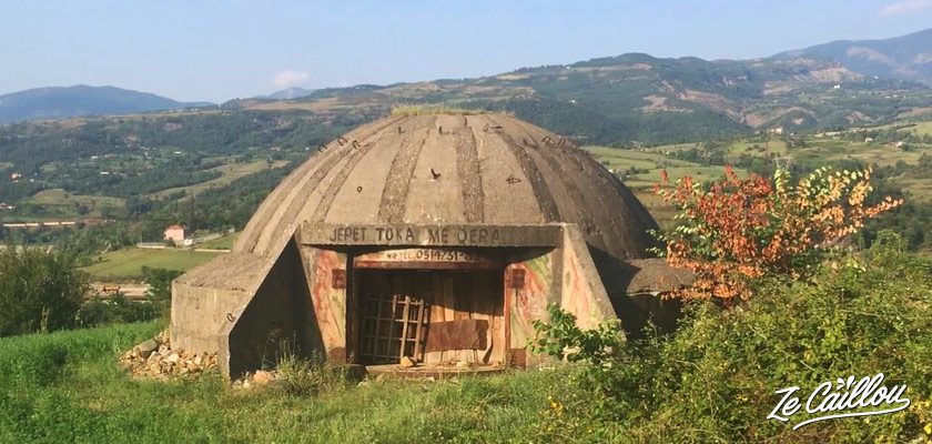 Des milliers de bunkers ont été construits en Albanie par le président Enver Hoxha. 