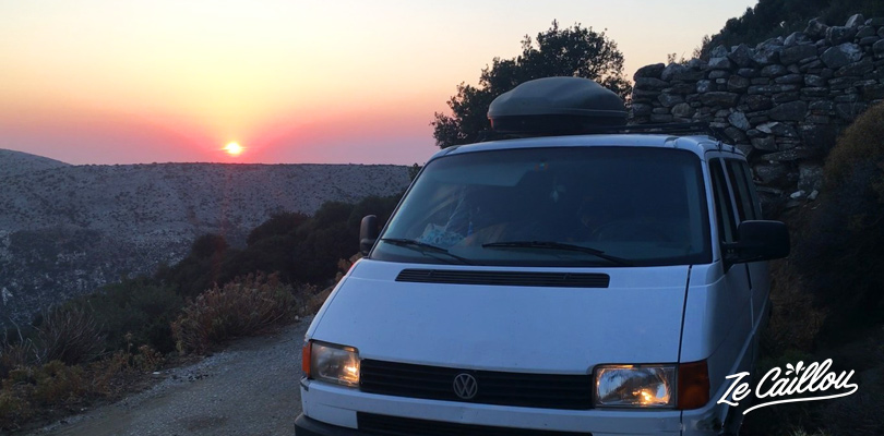 Superbe coucher de soleil lors de notre nuit en bas du Mont Zeus sur Naxos avec notre van.