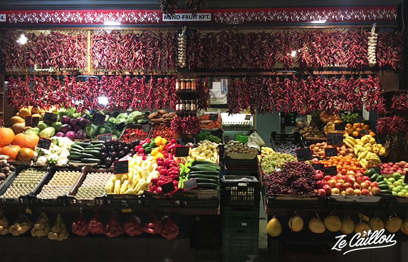 Acheter à manger, épiceries fines, ou souvenirs de votre voyage en Hongrie en van au marché central de Budapest.