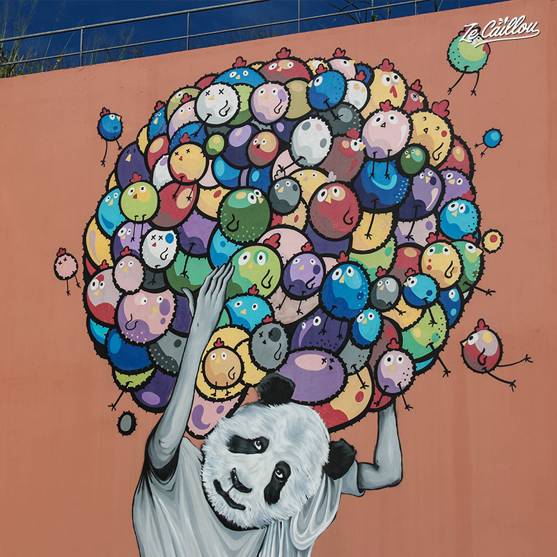 Discover l'atlas, a Cete and Abeil One's paint during the street art stroll. 