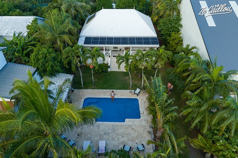 La Case o Zoizos à Saint-Joseph vue en drone avec sa piscine.