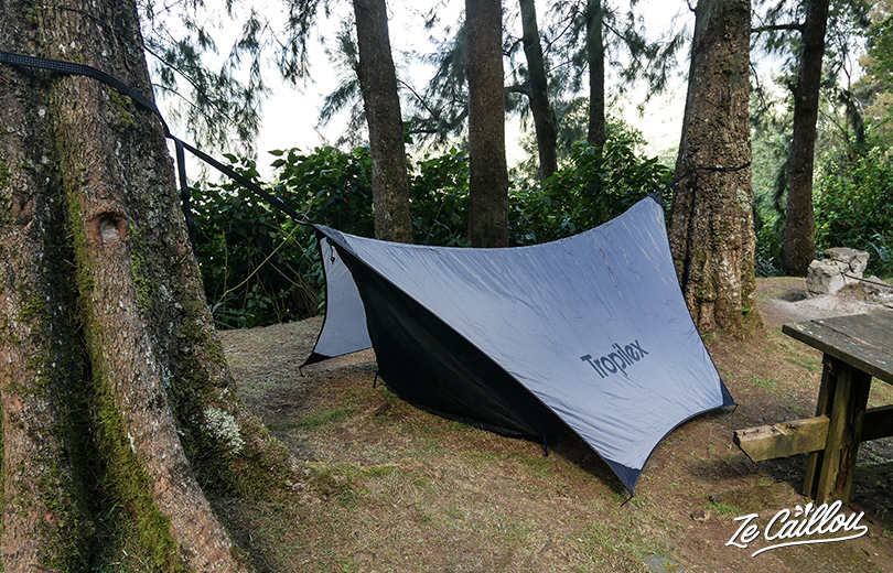 The combo, travel hammock + mosquito net + tarp installed for a great bivouac.