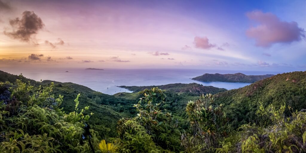 Superb sunset from the Zimbabwe viewpoint in Praslin.