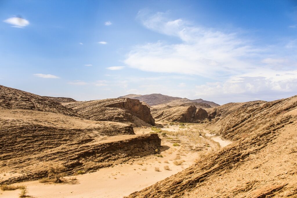 10 things to do in Namibia like visiting the Fish RIver Canyon.