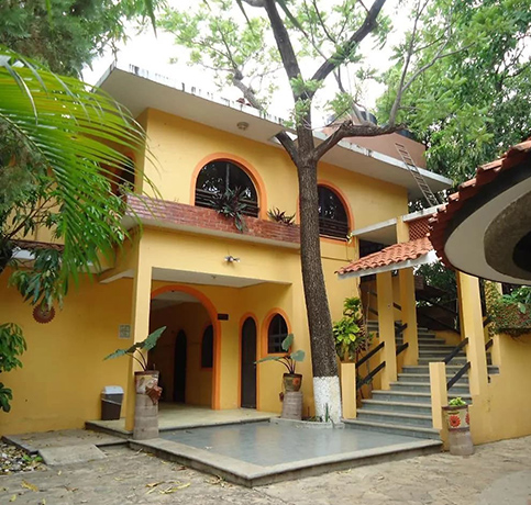 Visiter le Chiapas, hébergement à Tuxtla avec piscine, la casa kolping ancienne villa coloniale.