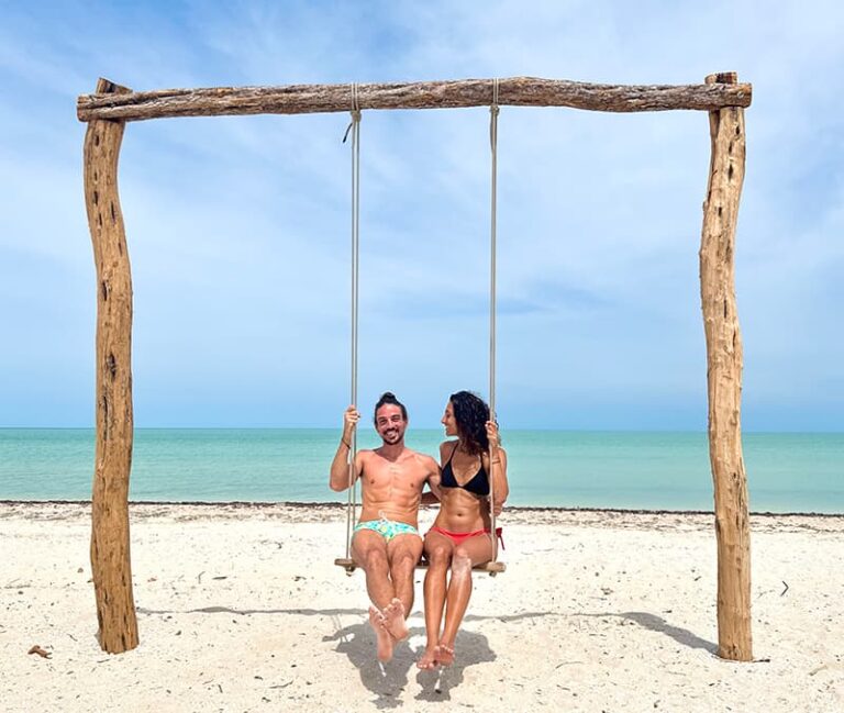 Camping dos lunas à Celestun au bord de la plage lors de notre voyage au Mexique.