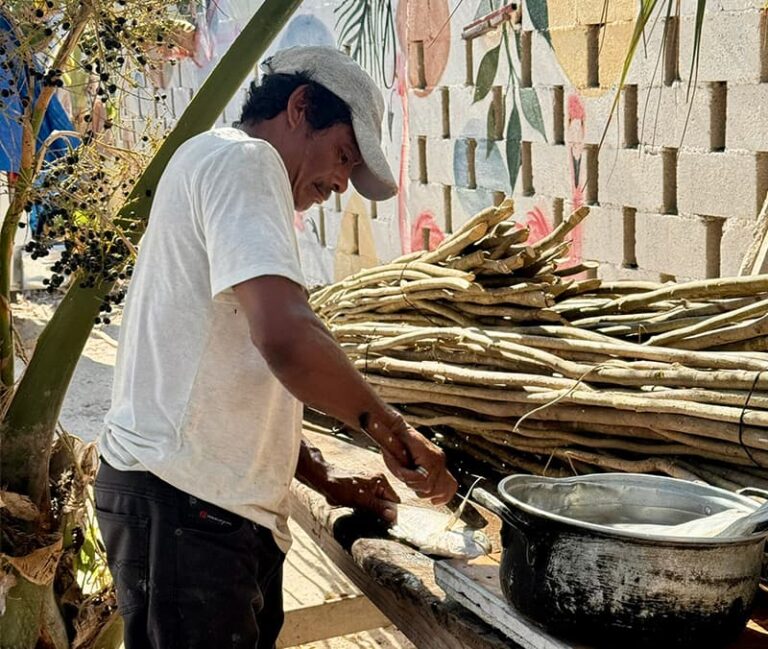 Un accueil chaleureux et des repas conviviaux au camping Dos Lunas, notre hébergement à Celestun au Mexique.