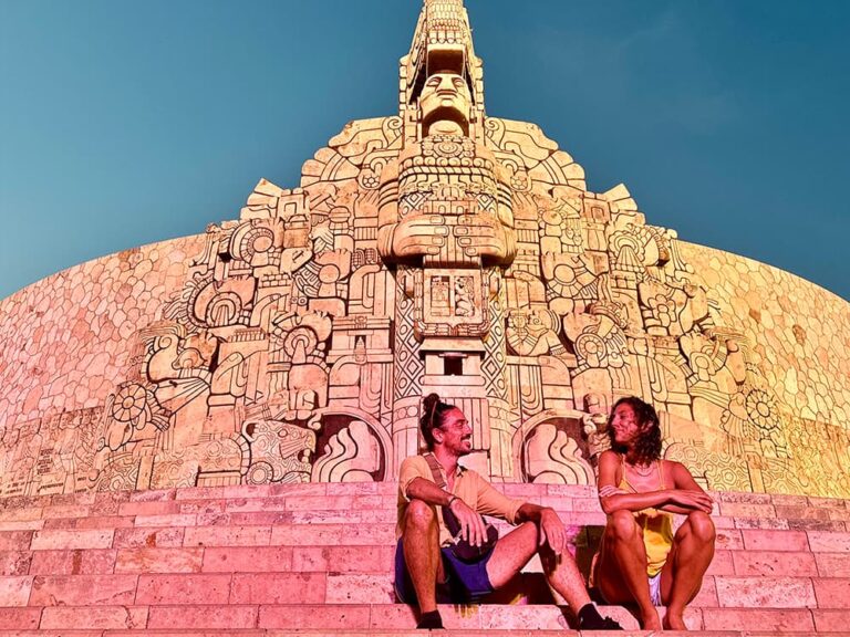 Visiter le Yucatan et admirer le Monument à la Patrie à Merida.