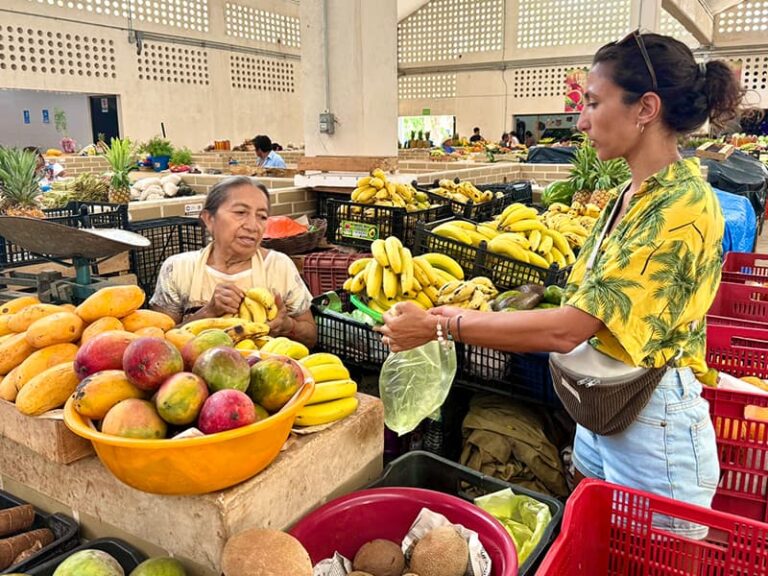Faire ses courses dans les marchés locaux au Mexique comme ici à Valladolid.